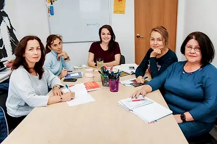 занятие по английскому языку - группа для взрослых