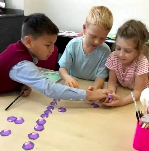 урок с детьми младшего возраста в Оксфорд Хаус